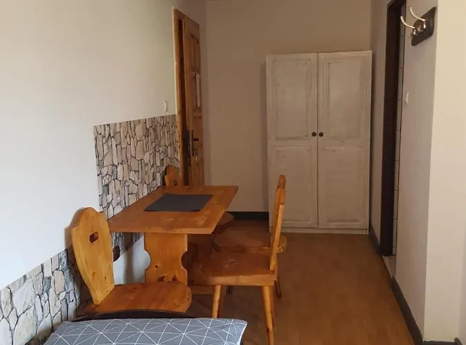 Pod Polanka Πανσιόν 3*