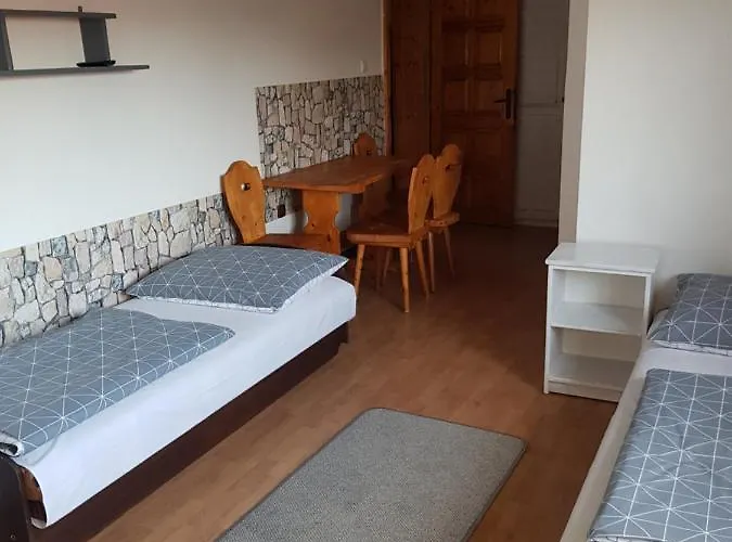 Pod Polanka بيت ضيافة 3*